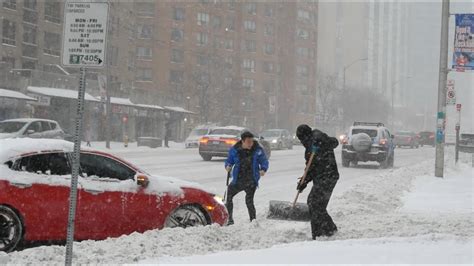 how much snow did toronto get yesterday.